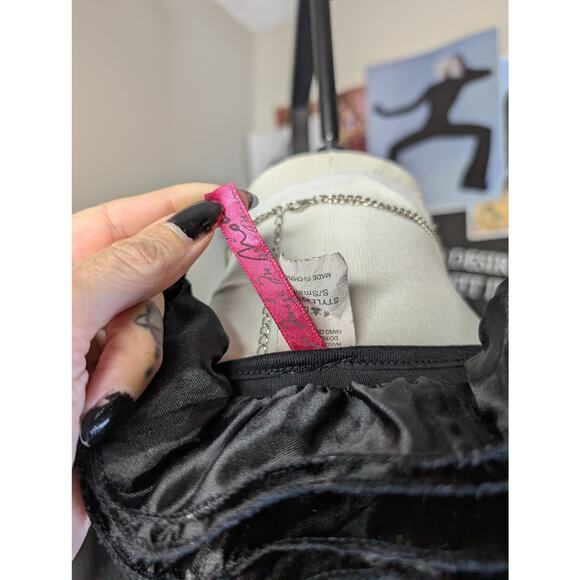 Gothic Ruffle Blouse - Picture 7 of 8